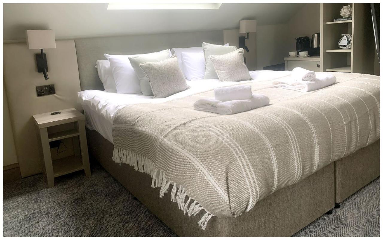 Falls & Restaurant Hotel 4*
