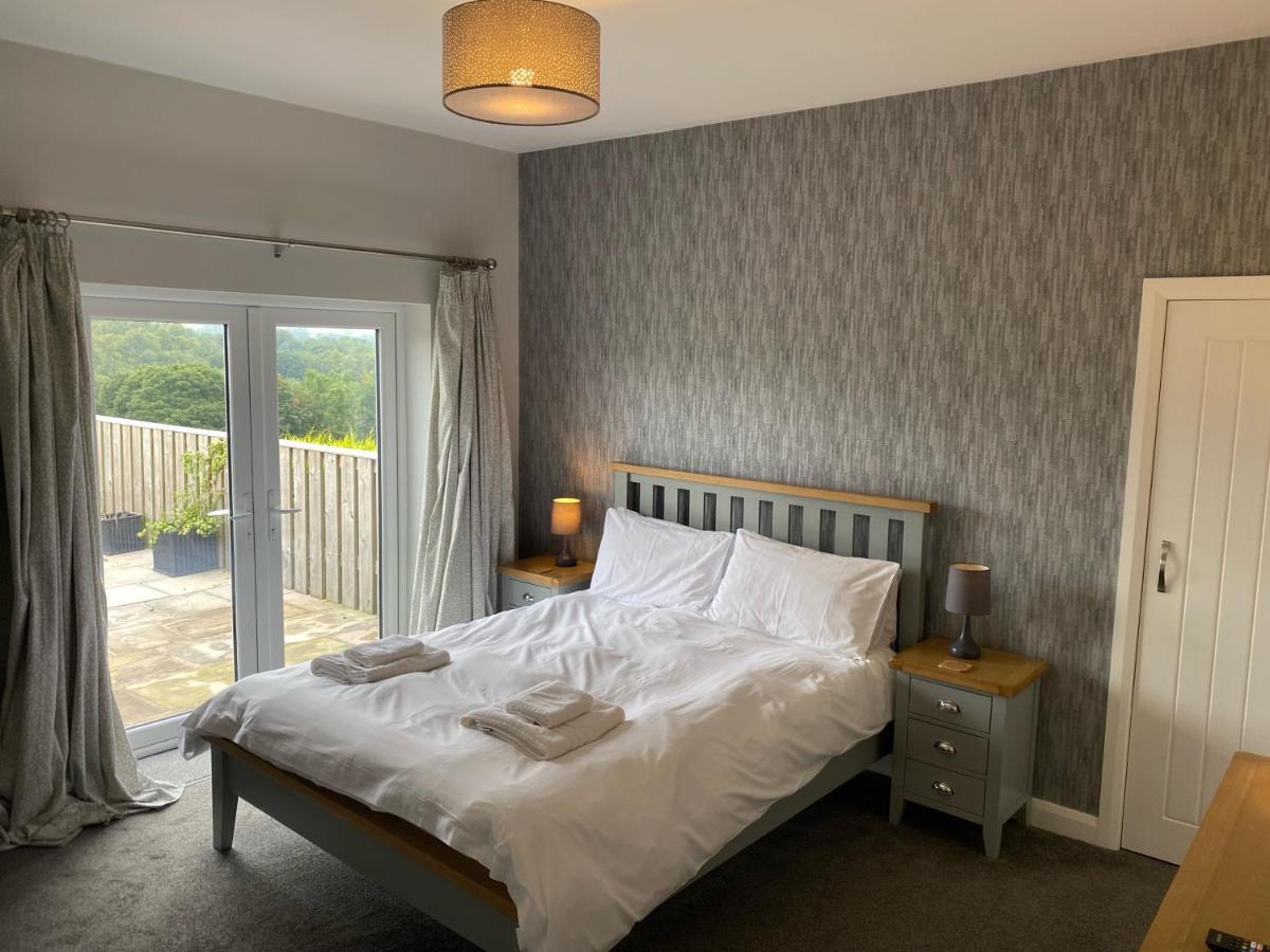 Falls & Restaurant Hotel