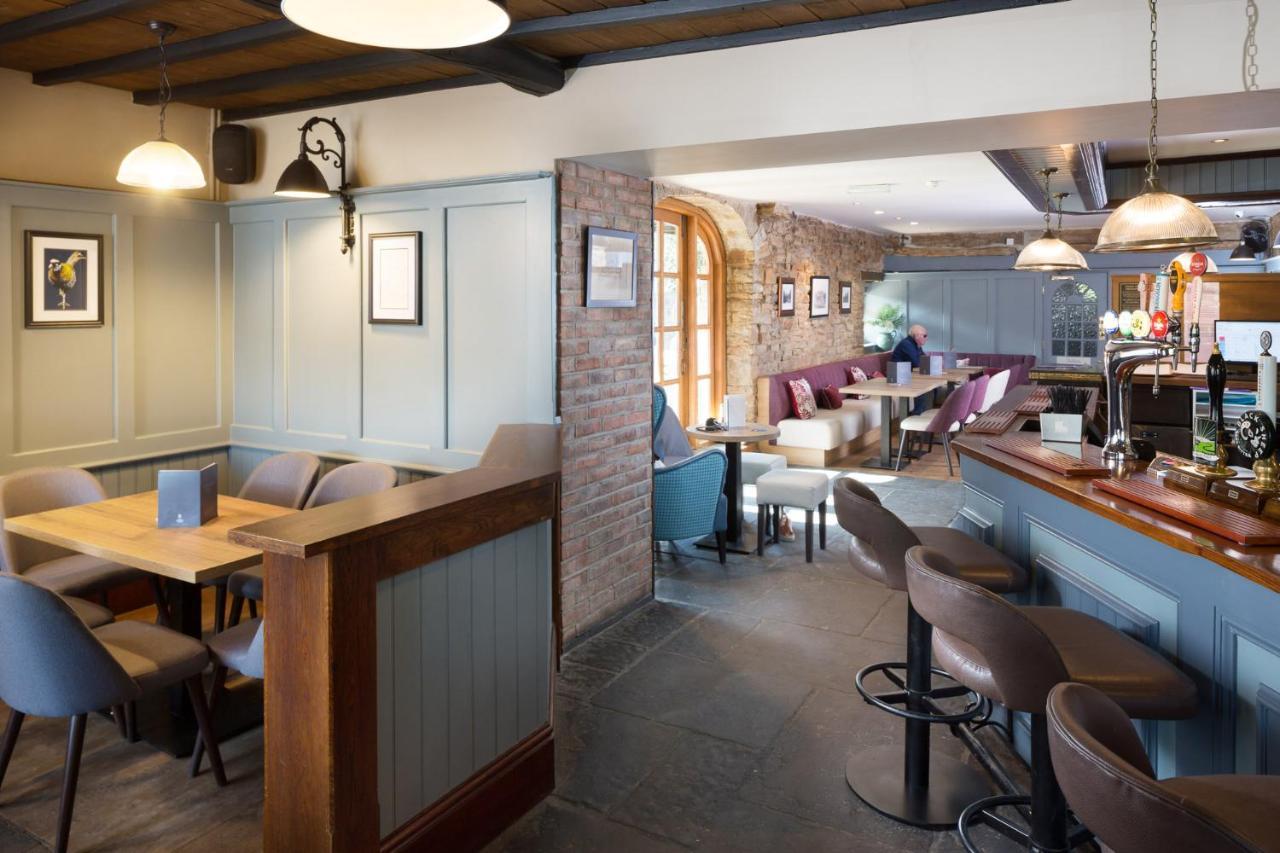 Falls & Restaurant Hotel
