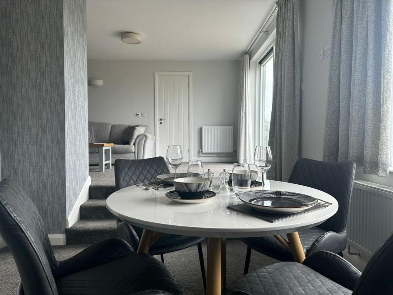 Falls & Restaurant Hotel 4*